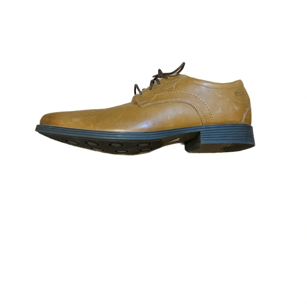 Clarks Men's Brown Leather Oxfords